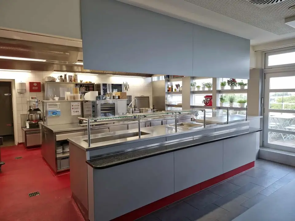 Reštaurácie, bary a hotely